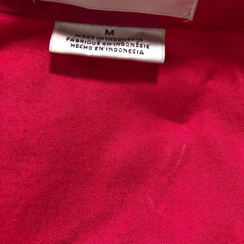 Van Heusen size Medium Fuchsia sleeveless blouse - Picture 2 of 2